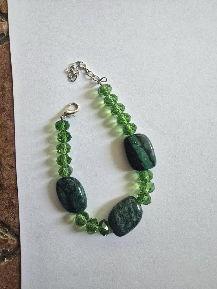 EMERALD GREEN SWAROVSKI BEAD MALACHITE CHARM 1 SIZE UNIQUE BOUTIQUE BRACELET