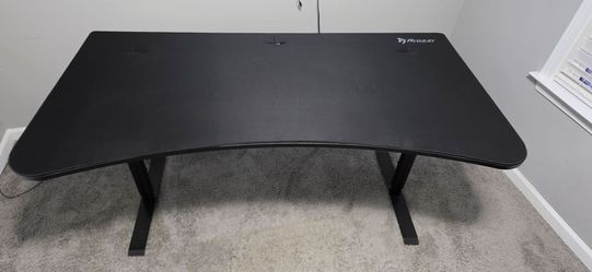 Arozzi gaming desk