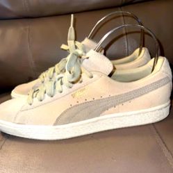 Puma Suede Classic Sneakers, Men’s size 6 or Women’s Size 8, NWOT