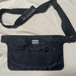 Waist Travel bag NY Asking $ 8 Local Sale Only 