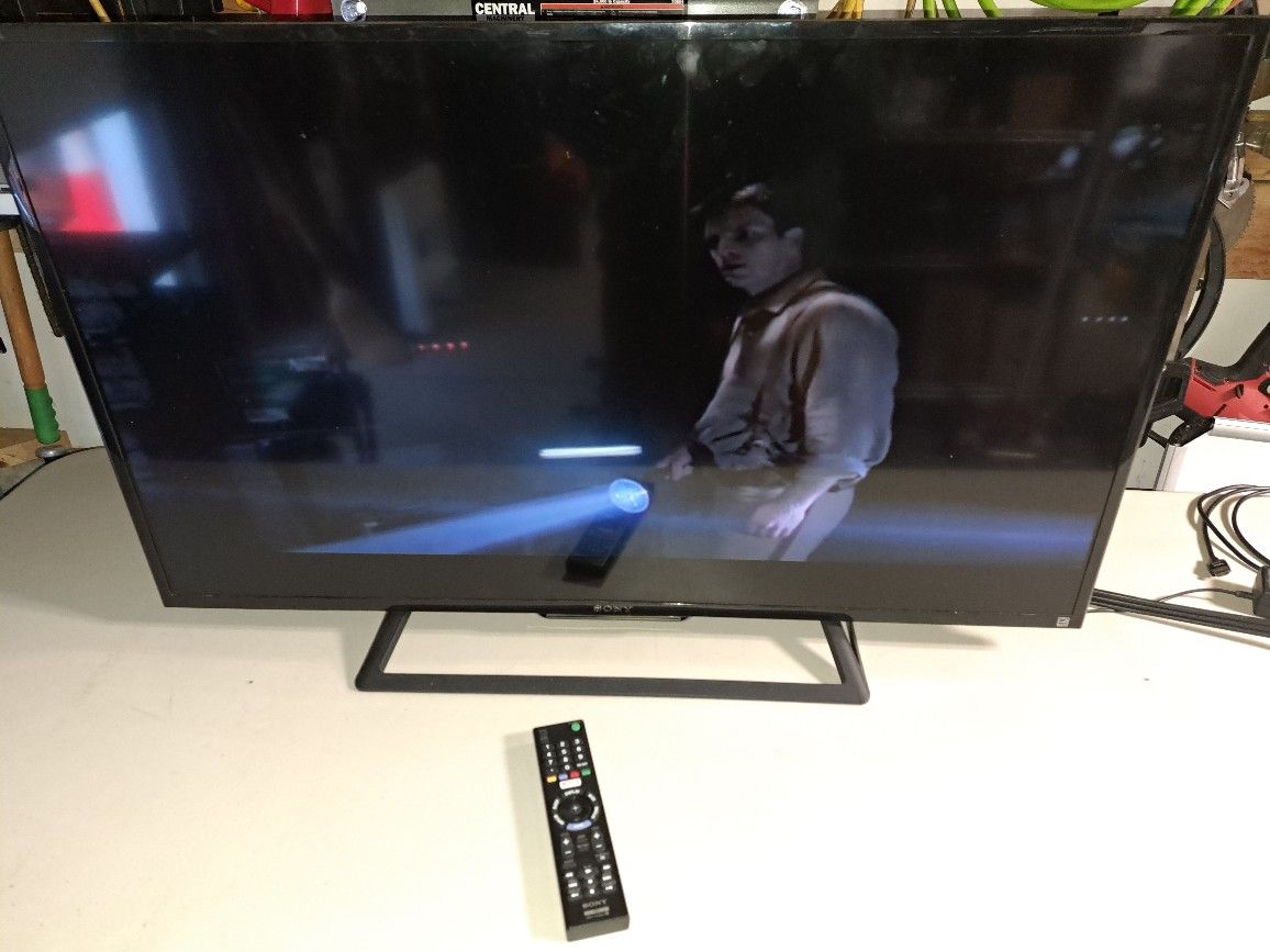 SONY 40" TV KDL-40R510C