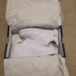 Supreme x Nike Air Force One White size 6.5