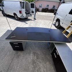 Free Desk