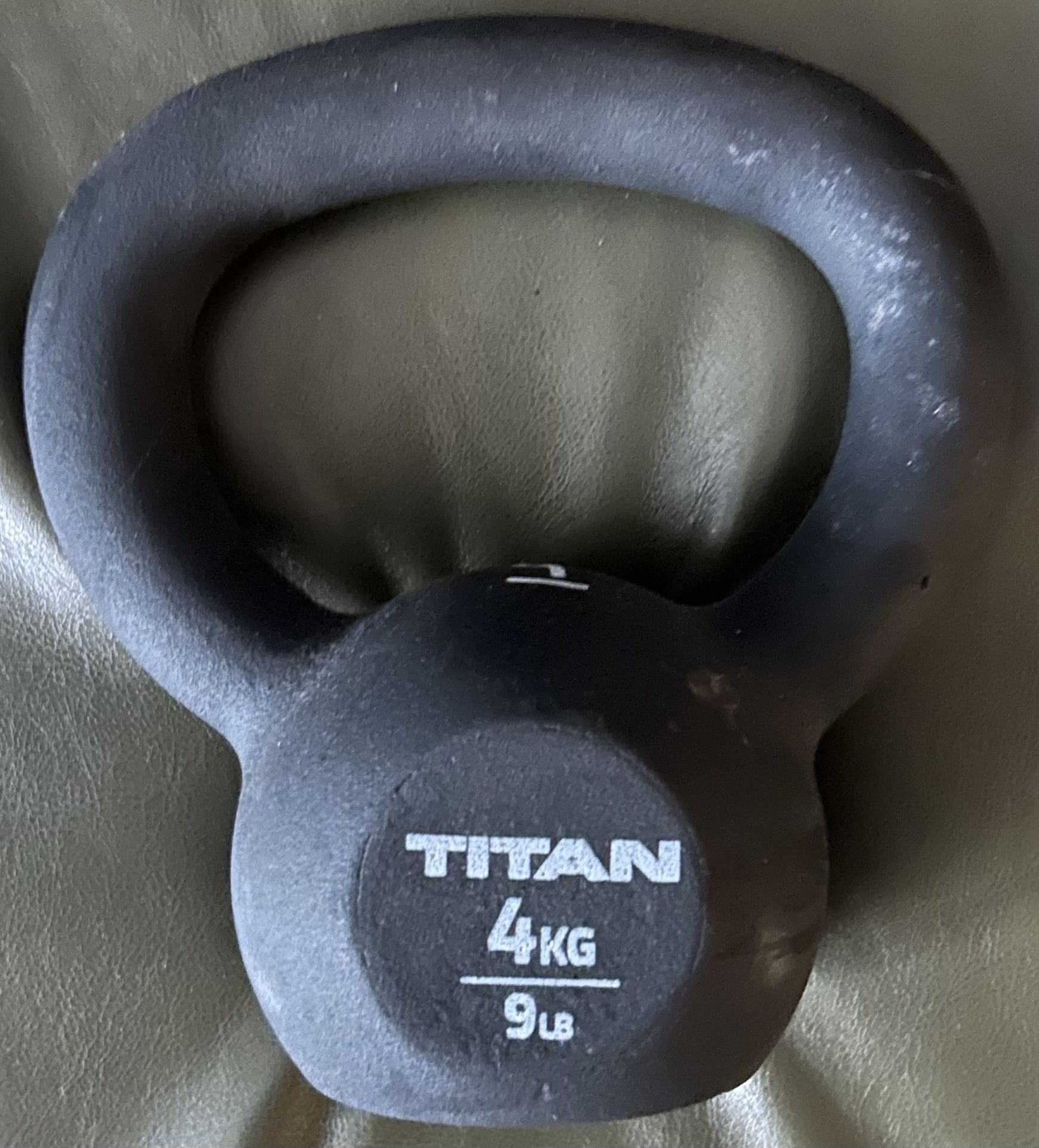 Titan 4 KG / 9 LBS Kettlebell (**Read Description**)