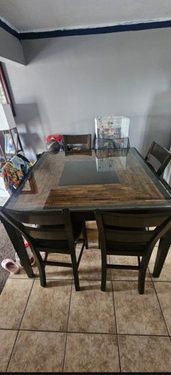 Dinning Table