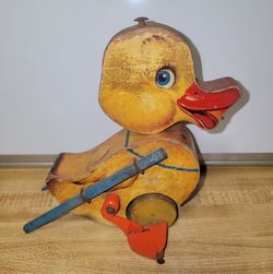 ●○☆☆Vintage Wooden Duck Pull Toy on Wheels w/ Paddle Metal Feet & Blue Handle