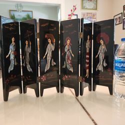 Table top folding screen