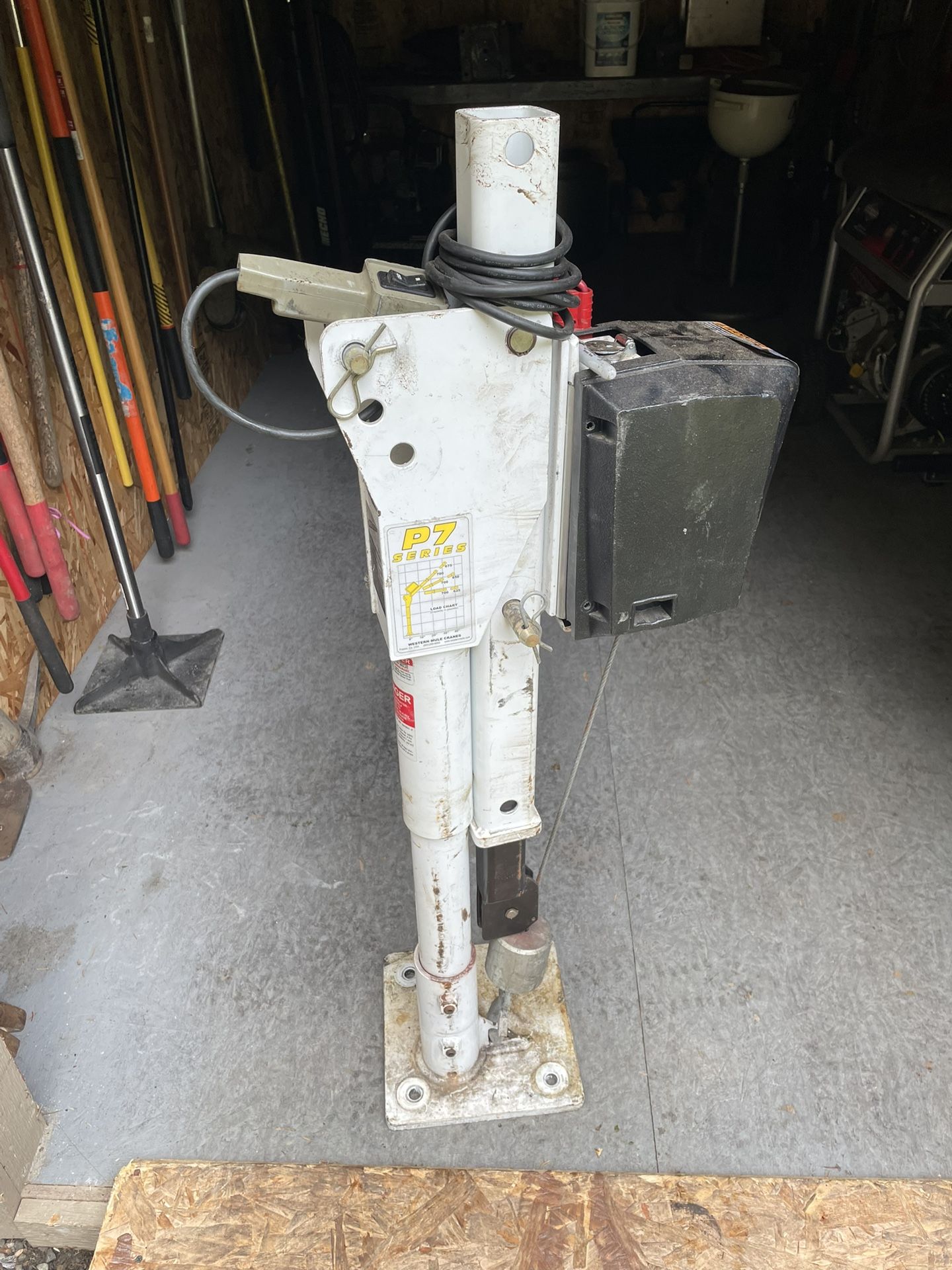 Western mule P7 Crane
