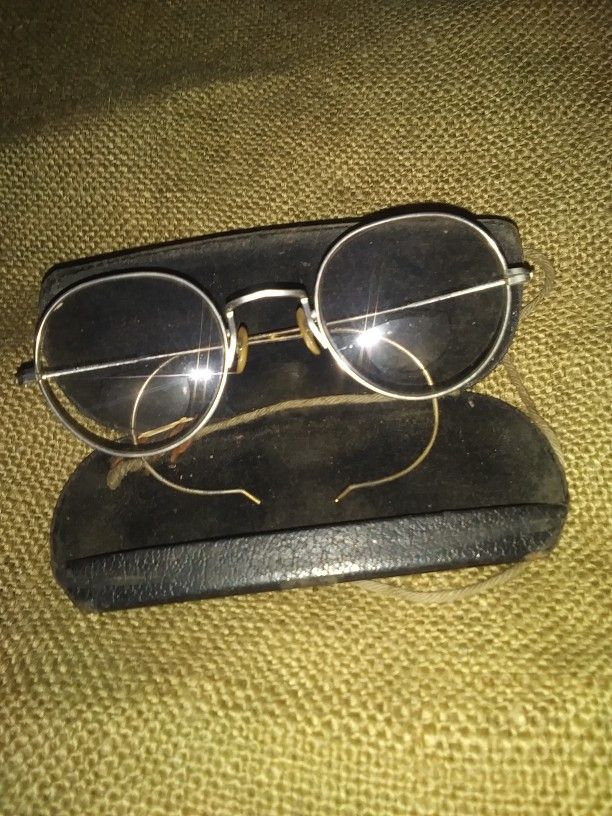 Antique Wire Eyeglasses With Case