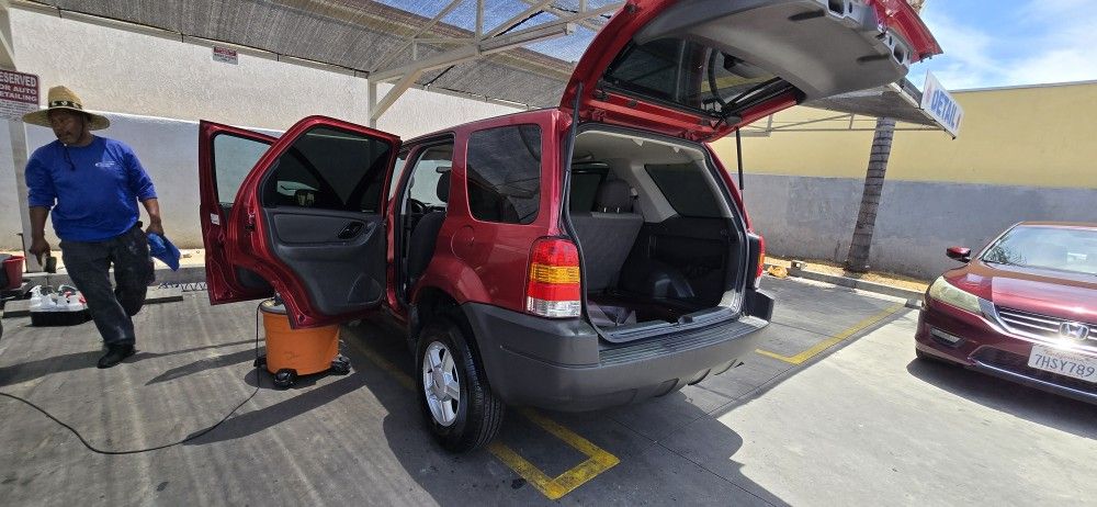 2004 Ford Escape