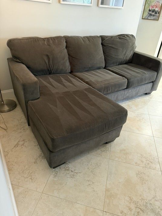 Ashley Furniture Sofa/Chaise lounge combo dark Grey
Read description for details