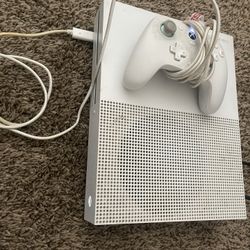 XBOX ONE S - For Sale 