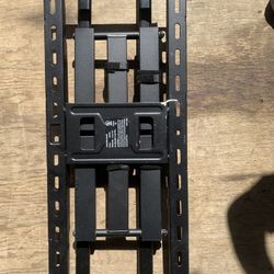 Full Motion TV Wall Mount – Adjustable Tilt & Swivel (Up to 120 lbs)