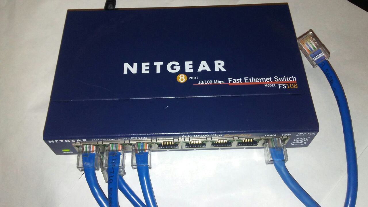 NETGEAR ProSAFE FS108P 8 Port 10/100Mbps Fast Eternet Switch Model #FS108