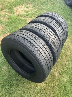 275/70R18 Michelin Tire Set of 4