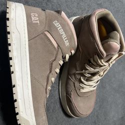 CAT woman Streamline Court Mid Composite Toe Construction Boot.