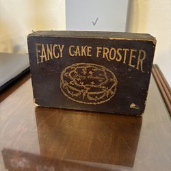 Antique Cake Frosster