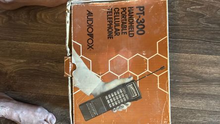 Audiovox PT-300 Handheld Portable Cellular Telephone