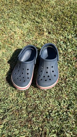 Crocs size 11