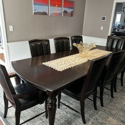 1Table 8 Chairs & Buffet