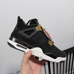 Jordan retro 4 royalty
