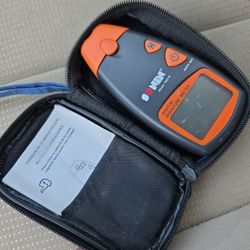 Digital moisture meter