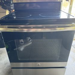 GE Free-Standing Electric Range