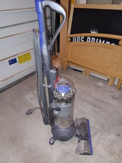 Dyson Animal Vacum