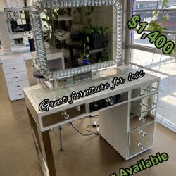 Impressions Vanity With Mirror Brand New