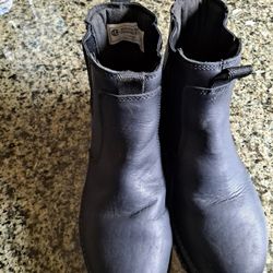 KODIAK. NON MARKING. OIL & SLIP RESISTANT.  Size 6.5
