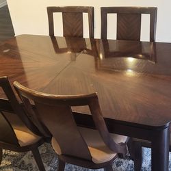 Dining Room Table & 6 Chairs