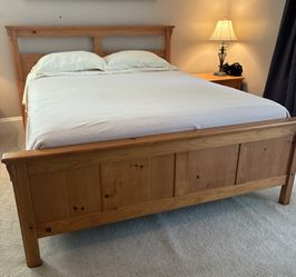 Queen Size Solid Wood Bed Frame