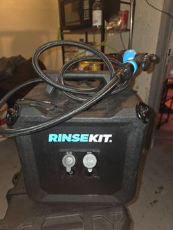 RinseKit Portable Pressurized Water Sprayer