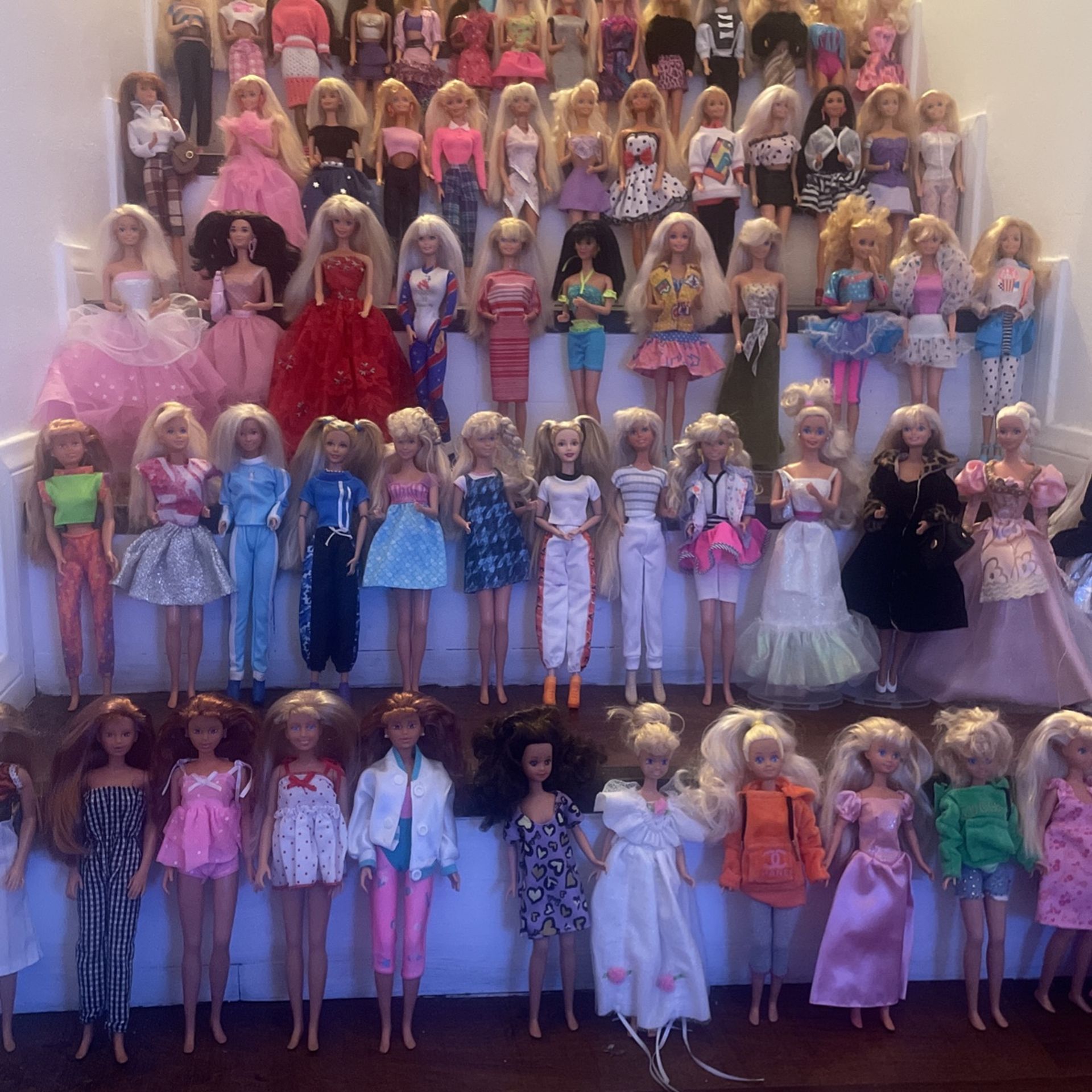 VINTAGE BARBIES 5$ EACH