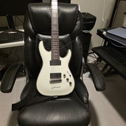 Schecter Hellraiser 7 String W/ Hard Case