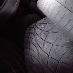 255x40r20 set of 4 nitto