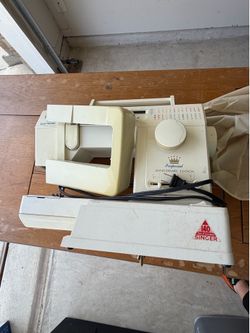Singer sewing machine and table