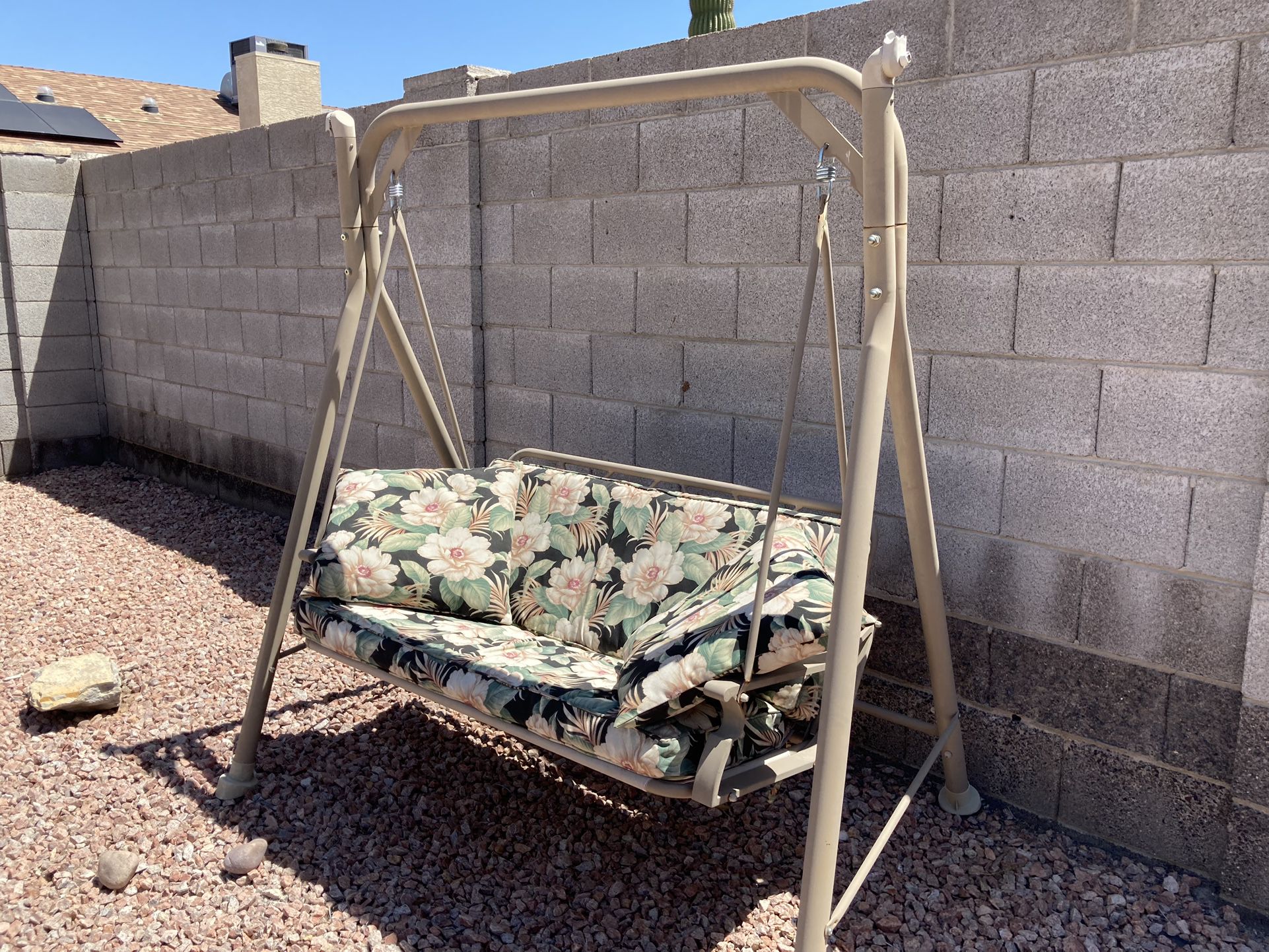 Outdoor Swing With Cushions 