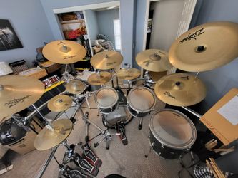 Tama Swingstar Drum Set, Zildjian cymbals, DW Snares