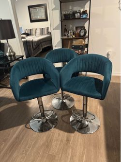 Modern Velvet Bar Stools (Set of 4) – Swivel – One New in Box $280 OBO