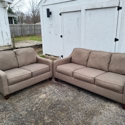 SOFA AND LOVESEAT SET FOR SALE (FREE CURBSIDE DELIVERY!)
