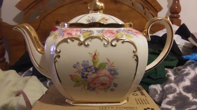 Antique Sadler Cubed Teapot