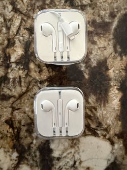 $10 Each or Both for $15, Brand New Apple IPhone Lightning Connector Headphones, Apple Earbuds