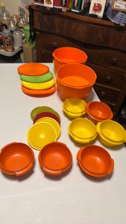 Tupperware bowls