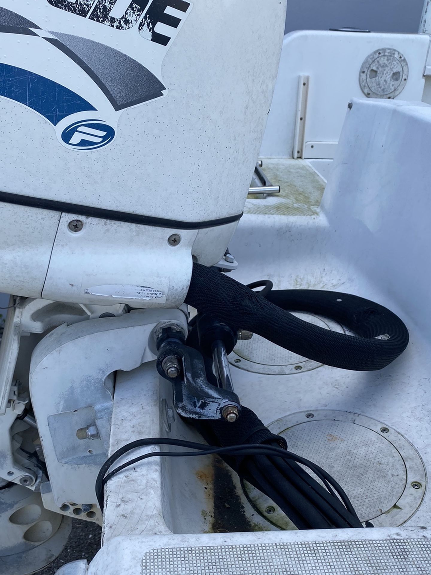 Outboard 99 Evinrude 150 25”