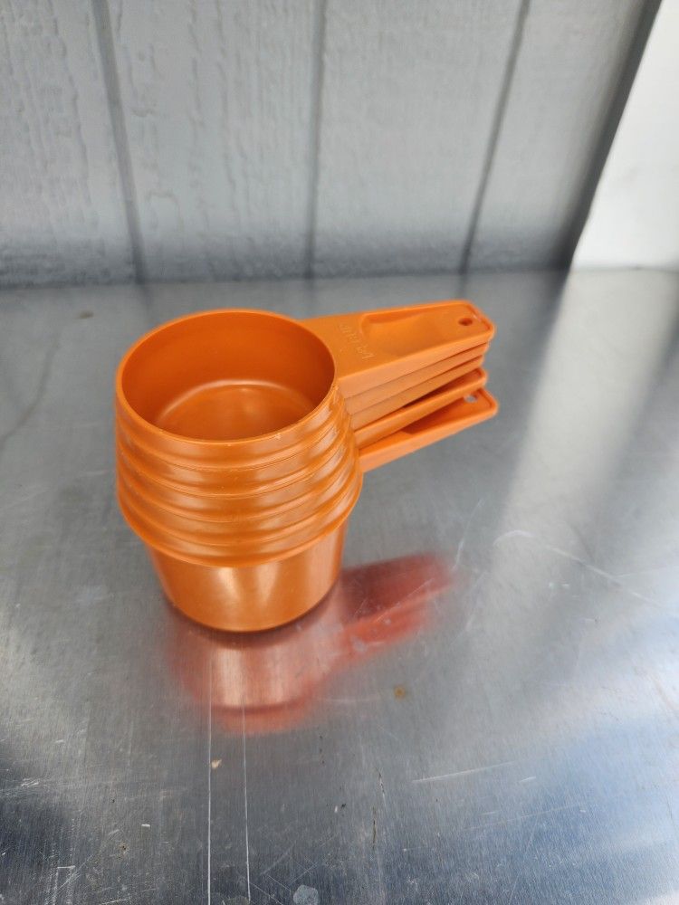 Vintage Tupperware Measuring Cups (Missing The One Cup Measure)