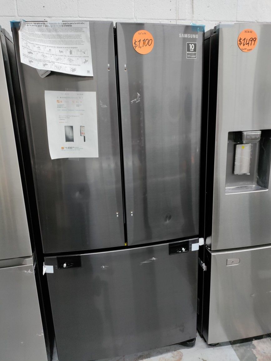 Samsung French Door Refrigerator 32'wide, New Scratch And Dent