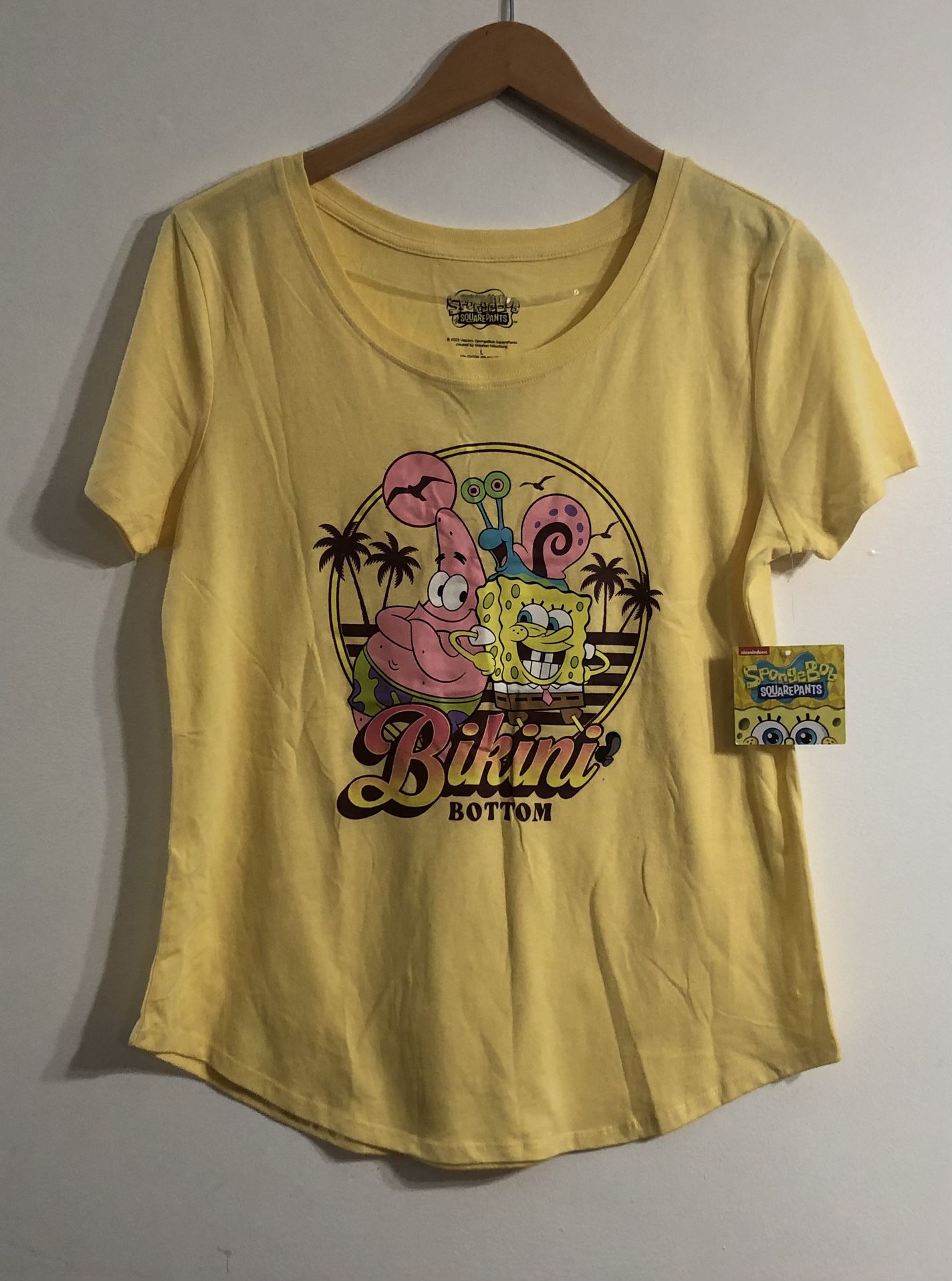 Spongebob SquarePants women’s shirts Bikini Botton graphic round neck yellow.L