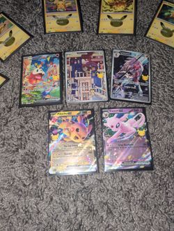 30th anniversary Pokémon TCG Card Lot – Pikachu & Holos