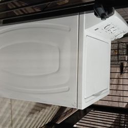 Kenmore, it works good top loader washing machine